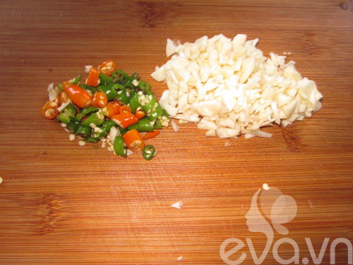 Làm nem chua bò cho chồng nhậu xem bóng đá - 6