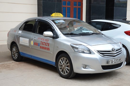Nữ quái 17 tuổi cướp taxi trong đêm - 1