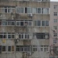 Tin tức - Định nhảy lầu tự tử, bị nước đẩy vào nhà