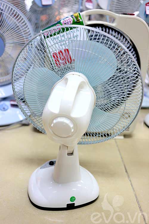 Tư vấn mua quạt, đèn sạc điện #039;đúng, bền#039; - 5