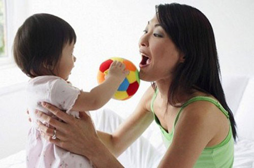 Con em bị chê ngốc vì chậm nói - 1