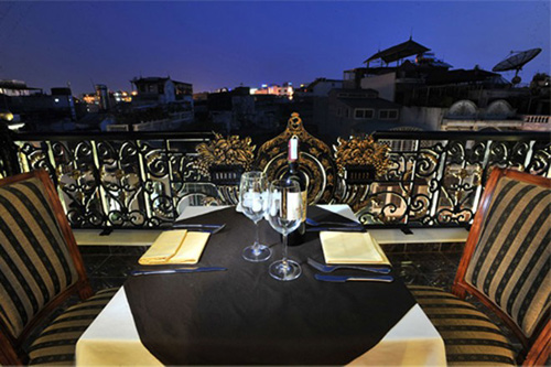 Khách sạn đá hoa cương sang trọng ở Hà Nội - 7