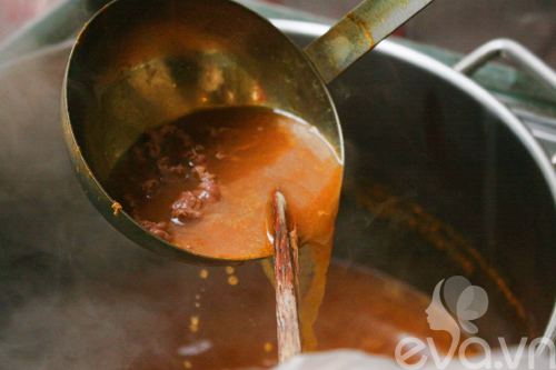 Đến Nguyễn Du tìm ăn bún riêu ốc bò - 9