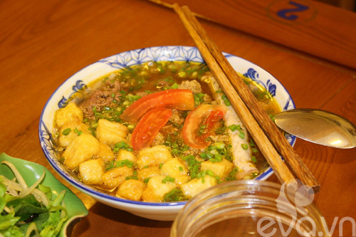 Đến Nguyễn Du tìm ăn bún riêu ốc bò - 16