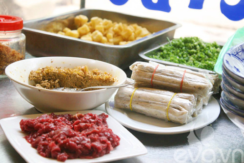 Đến Nguyễn Du tìm ăn bún riêu ốc bò - 7