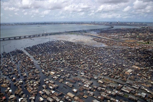 Makoko: Thị trấn ổ chuột nổi ở Nigeria - 1