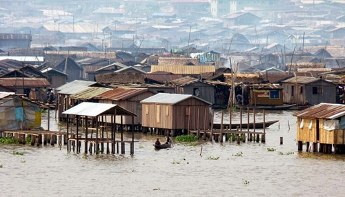 Makoko: Thị trấn ổ chuột nổi ở Nigeria - 11