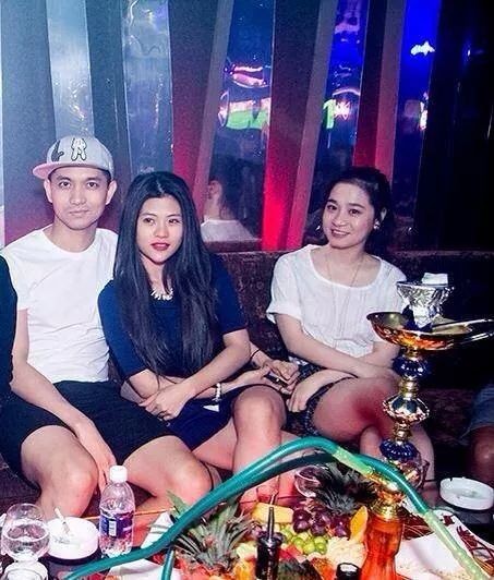 Tim bị hiểu lầm vì thân thiết với cô gái lạ - 1