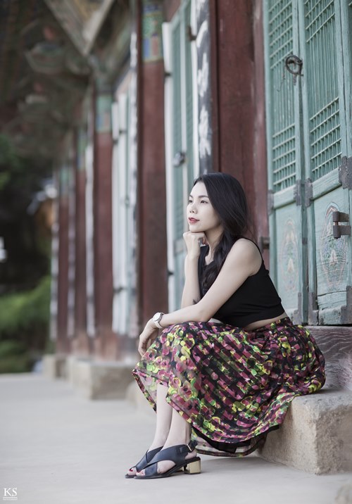 Trà Ngọc Hằng khoe eo thon quyến rũ ở Hàn Quốc - 8