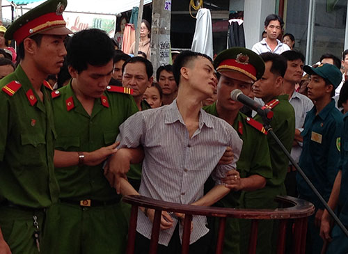 Người nhà kể về kẻ sát nhân quì gối xin lỗi gia đình người tình - 2