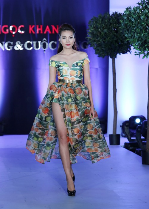 Chân dài Thanh Hằng vẫn chưa quot;mất giáquot; - 7