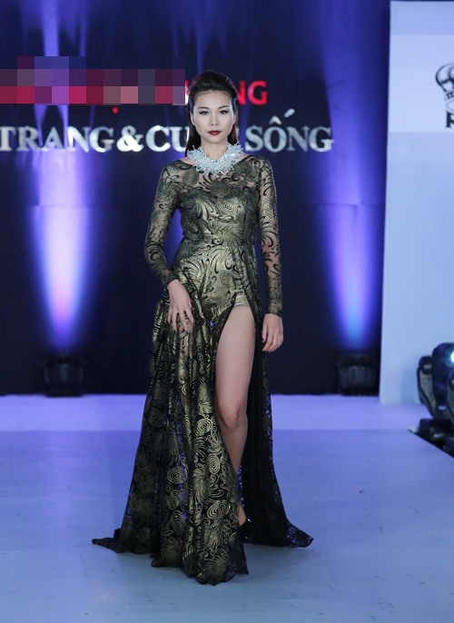 Chân dài Thanh Hằng vẫn chưa quot;mất giáquot; - 3