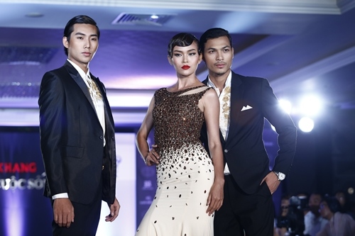 Chân dài Thanh Hằng vẫn chưa quot;mất giáquot; - 11
