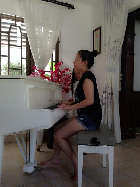 Bảo Nam nhận bằng khen học sinh giỏi Toán - 6