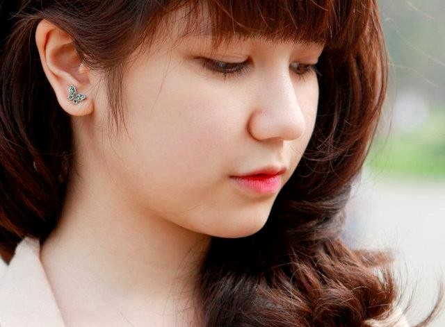 Cuộc sống khốn khó ít biết của các hot girl Việt - 7