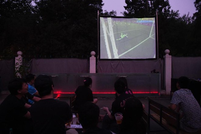 Nam sinh nhảy lầu tự tử vì thua độ World Cup - 1