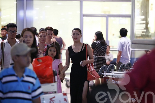 Ngọc Anh mệt mỏi sau scandal mua tin nhắn - 7