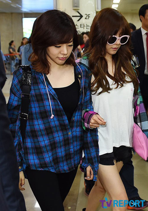 Taeyeon (SNSD) được che chắn tại sân bay - 9