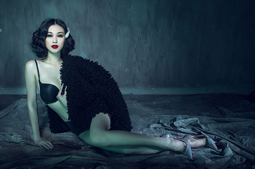 Khánh My nổi loạn với hình ảnh sexy - 3