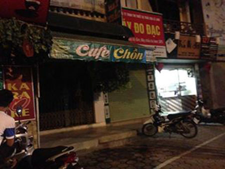 Vợ chồng bị hành hung, con 8 tháng rơi xuống đất - 1