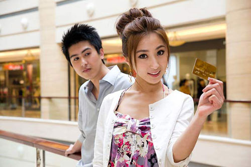 Anh giả vờ thất nghiệp để tiêu tiền của tôi - 2