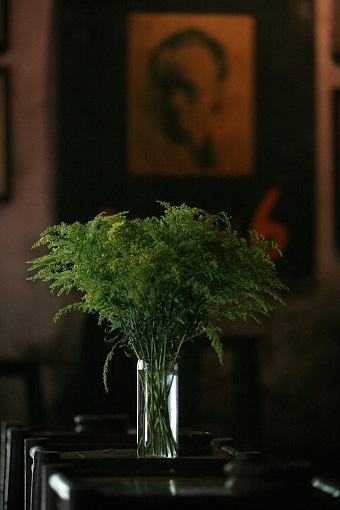 Cafe Cuối Ngõ: Không gian mộc mạc giữa HN - 16