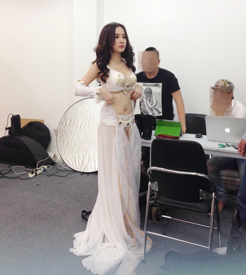 Angela Phương Trinh khoe vòng một nóng bỏng - 1