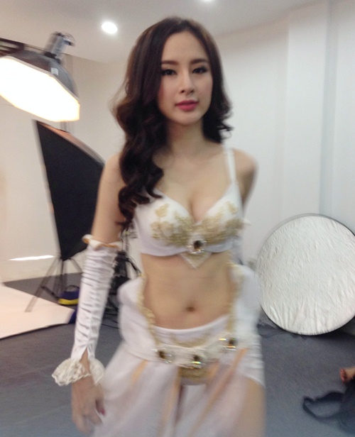 Angela Phương Trinh khoe vòng một nóng bỏng - 3
