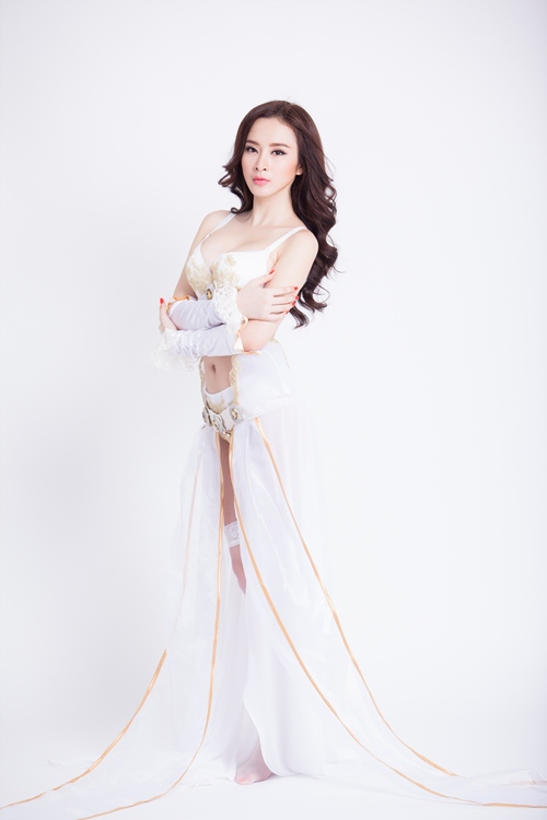 Angela Phương Trinh hóa chiến binh sexy - 4