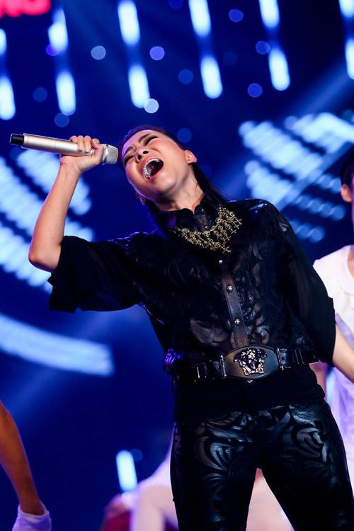 Thu Minh diện cả cây hàng hiệu 200 triệu lên sân khấu - 13