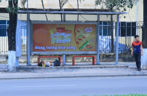 Người dân vạ vật giữa trưa hè nắng gắt - 13