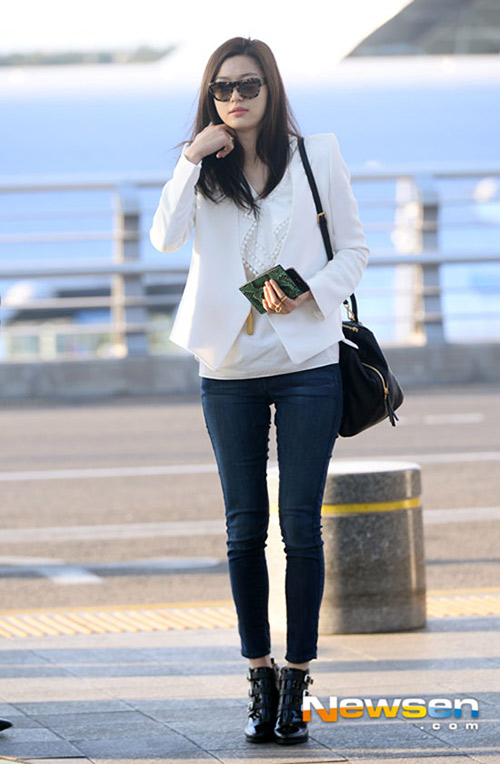 Mặc áo blazer mùa hè quot;chấtquot; như sao Hàn - 6