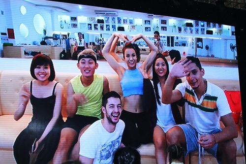 Khánh Thi tự tin khoe bụng bầu 6 tháng quot;vượt mặtquot; - 18