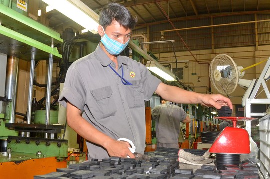Đừng vội mừng với tăng trưởng GDP! - 1