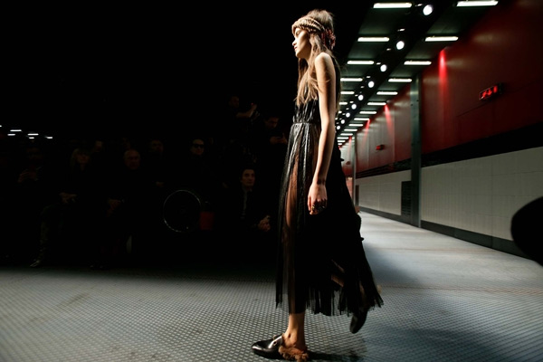 Những sàn catwalk siêu thực “đỉnh” nhất tại mùa mốt 2015 - 16