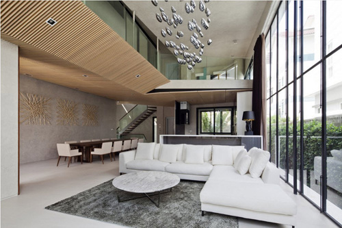 TP.HCM: Choáng với nhà ba tầng xây bể bơi trên nóc - 5