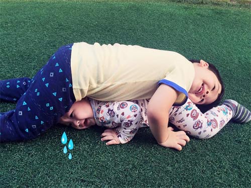 Đan Lê hạnh phúc khi 2 con thân thiết với nhau - 2