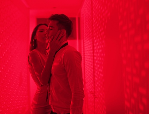 Hồ Vĩnh Khoa tình cảm với Á hậu Hoàng Oanh - 1