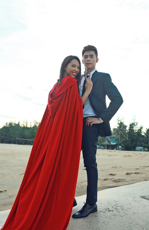 Hồ Vĩnh Khoa tình cảm với Á hậu Hoàng Oanh - 4