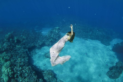 Bộ ảnh cưới quot;Dắt nhau xuống biểnquot; đẹp mê hồn - 12