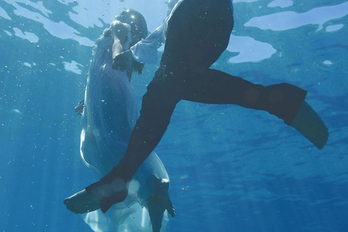 Bộ ảnh cưới quot;Dắt nhau xuống biểnquot; đẹp mê hồn - 10