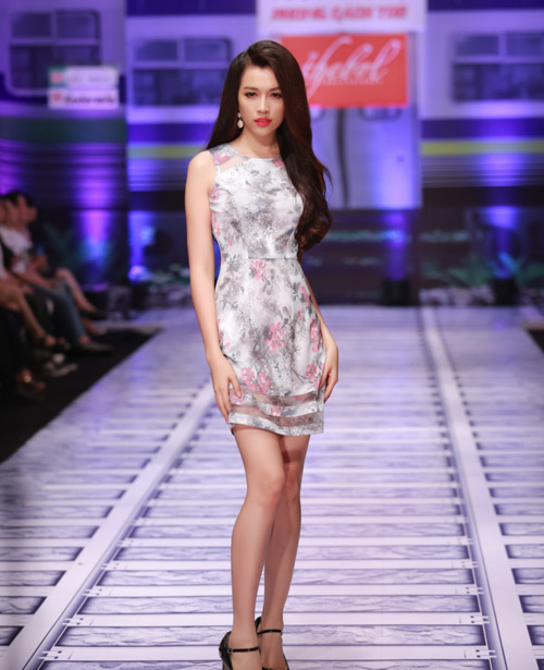 Chọn váy hè yêu kiều tươi xinh như Lệ Hằng - 10