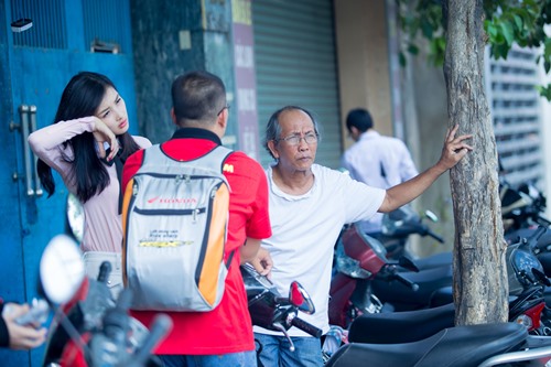 HH Triệu Thị Hà giản dị đi mua sách cũ - 10