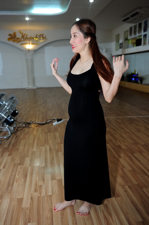 Khánh Thi vẫn quot;tham công tiếc việcquot; dù bầu 6 tháng - 2