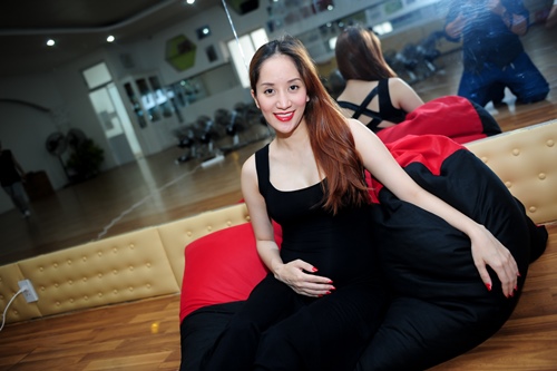 Khánh Thi vẫn quot;tham công tiếc việcquot; dù bầu 6 tháng - 5