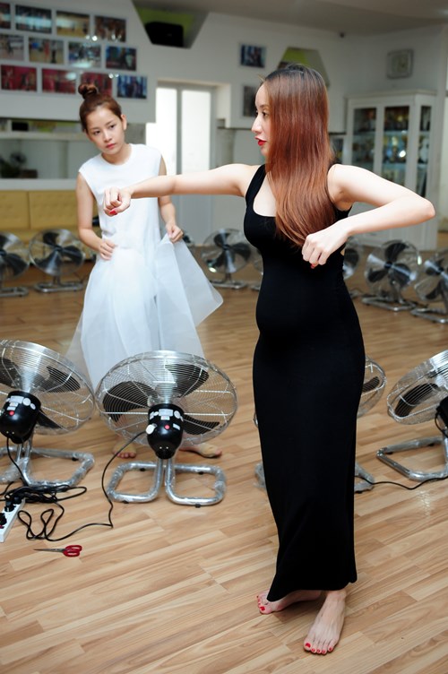 Khánh Thi vẫn quot;tham công tiếc việcquot; dù bầu 6 tháng - 7