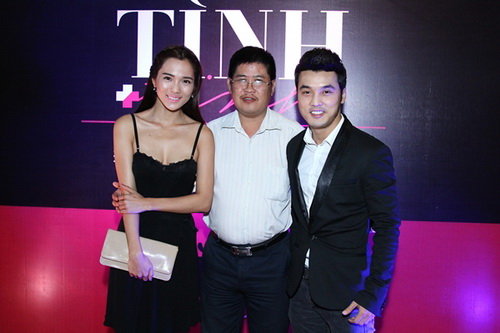 Ưng Hoàng Phúc dẫn bạn gái ủng hộ phim Phước Sang - 3