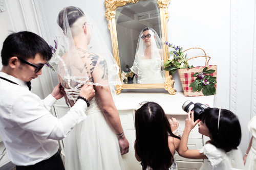 Gặp bố đơn thân gây xúc động khi mặc váy cưới vì con - 7