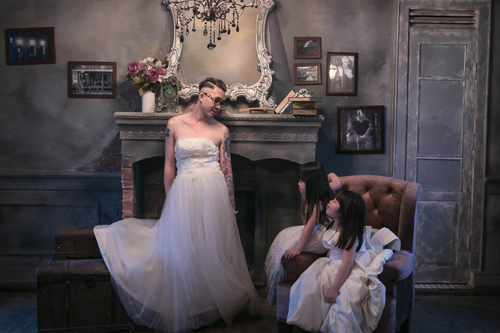 Gặp bố đơn thân gây xúc động khi mặc váy cưới vì con - 2