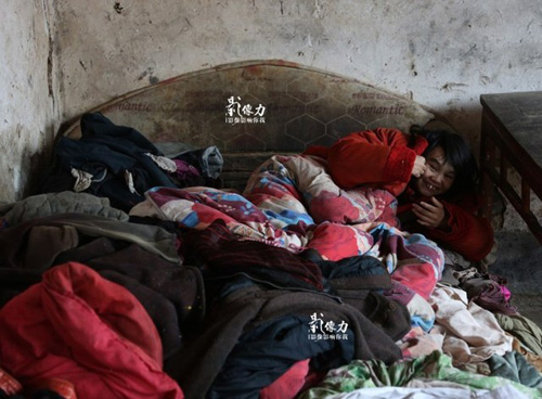 Cậu bé 12 tuổi không biết nói vì bị nhốt cùng mẹ tâm thần - 7